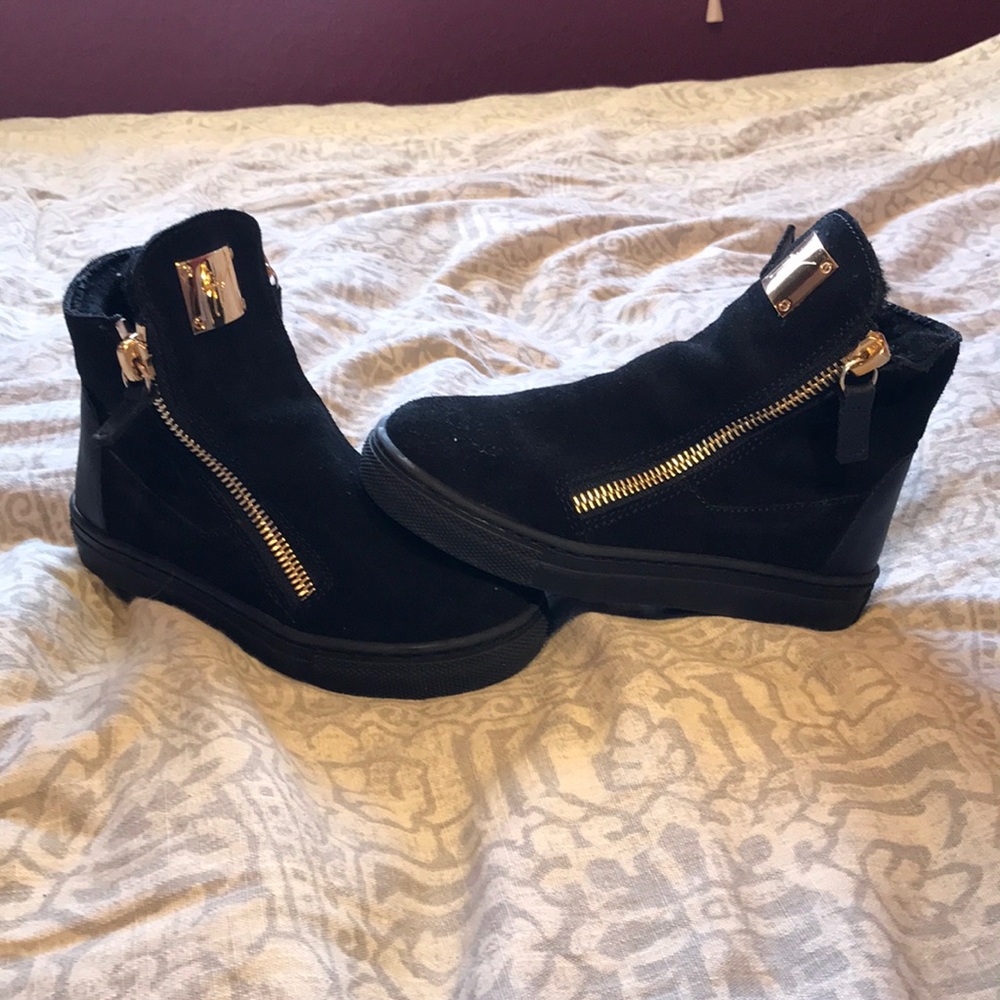 Giuseppe Zanotti Girls London Lace suede sz 9/25